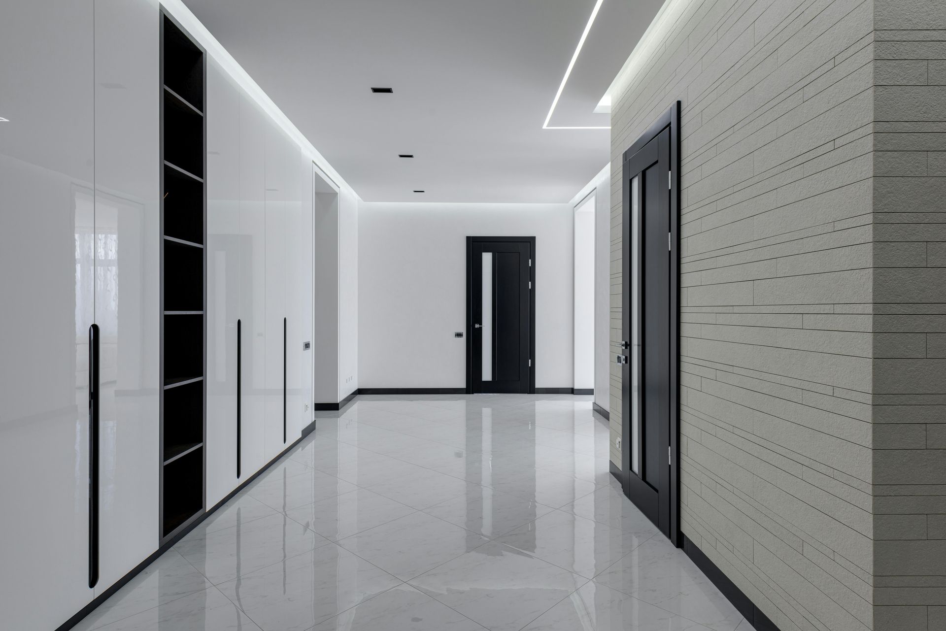 Couloir lumineux et parfaitement propre nettoyé par Evie Services